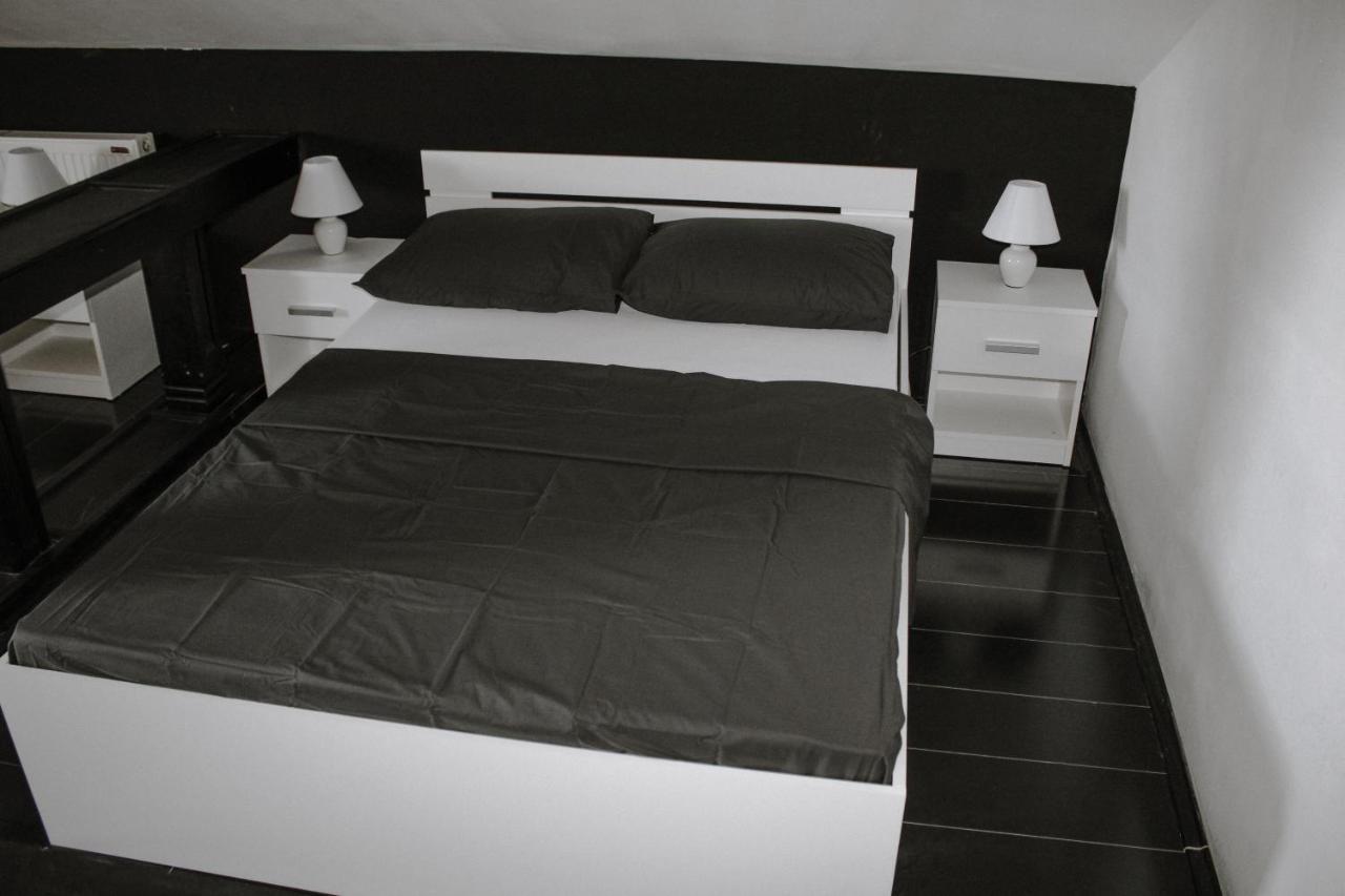 Bianco Nero Appartamento Ni Extérieur photo